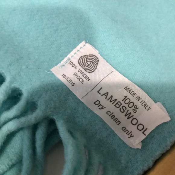 VTG Great accent for cold weather lambswool scarf. - Picture 6 of 10